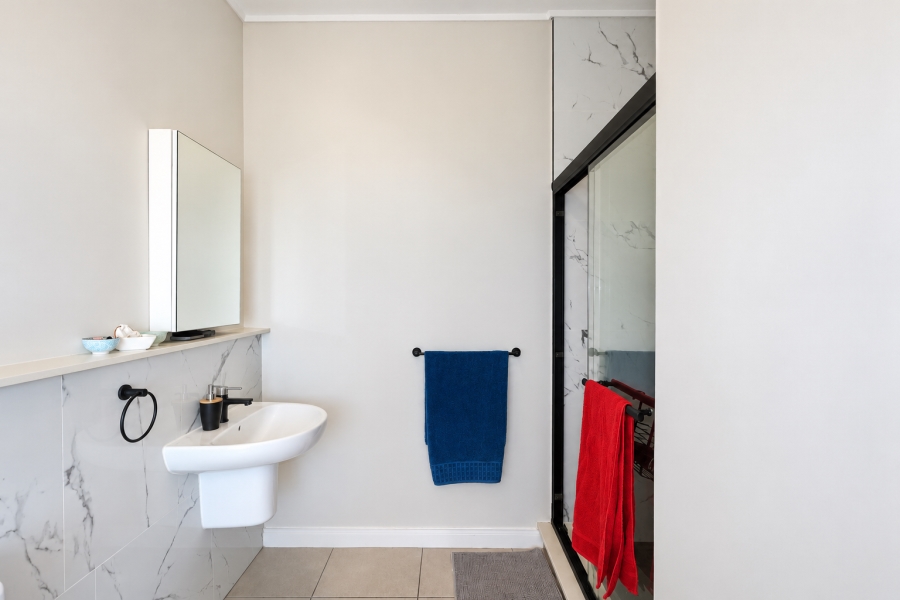 To Let 2 Bedroom Property for Rent in Sandown Western Cape